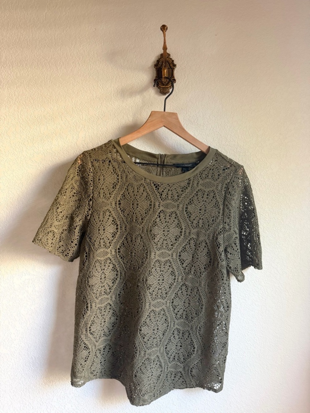Banana Republic Olive Green Crochet Lace Short Sleeve Top